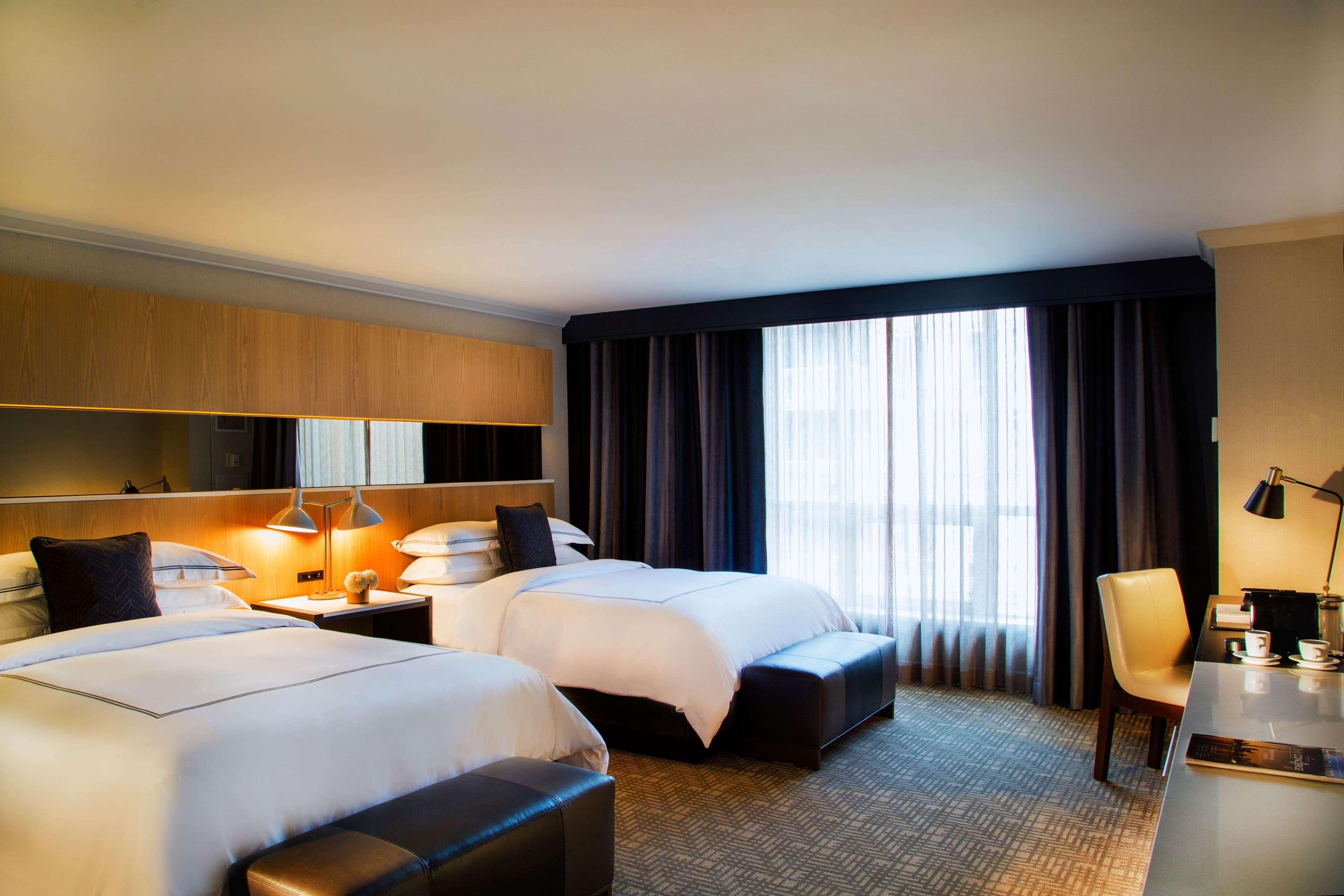 The Yorkville Royal Sonesta Hotel Торонто Екстериор снимка