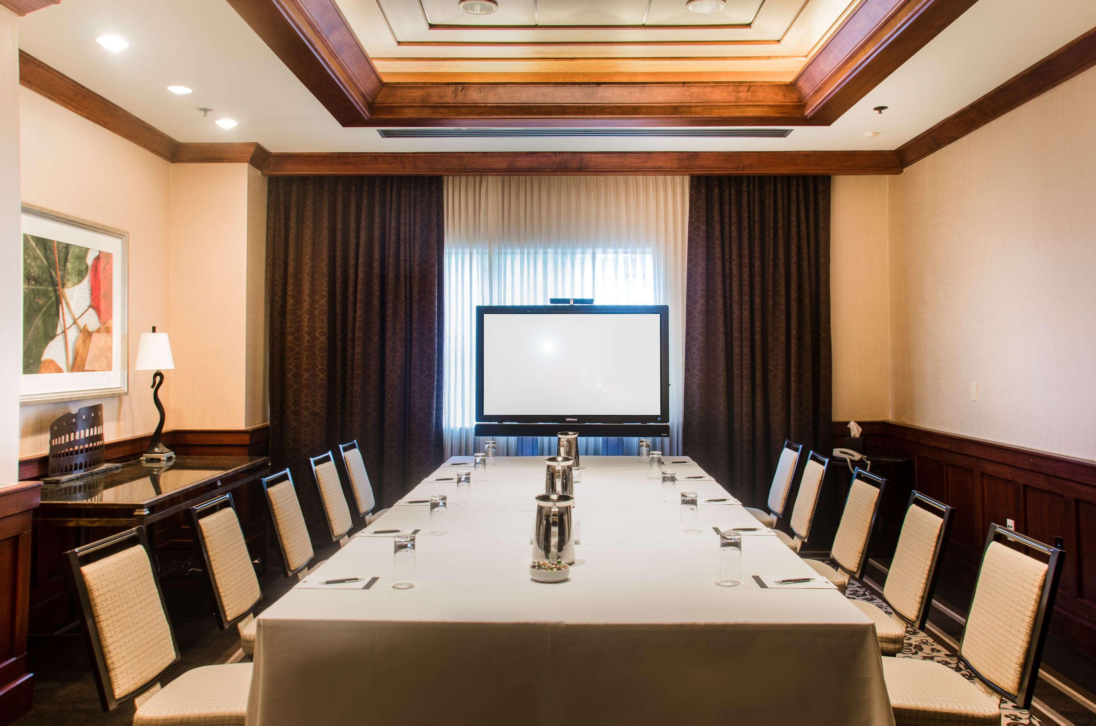 The Yorkville Royal Sonesta Hotel Торонто Екстериор снимка