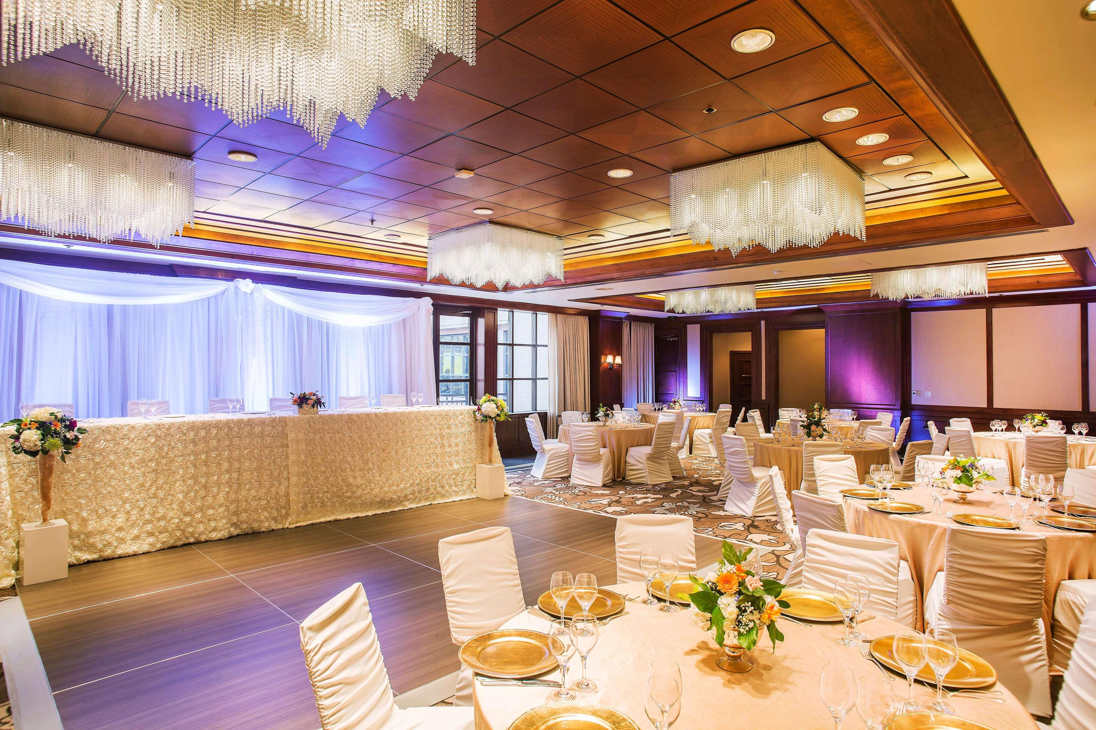 The Yorkville Royal Sonesta Hotel Торонто Екстериор снимка