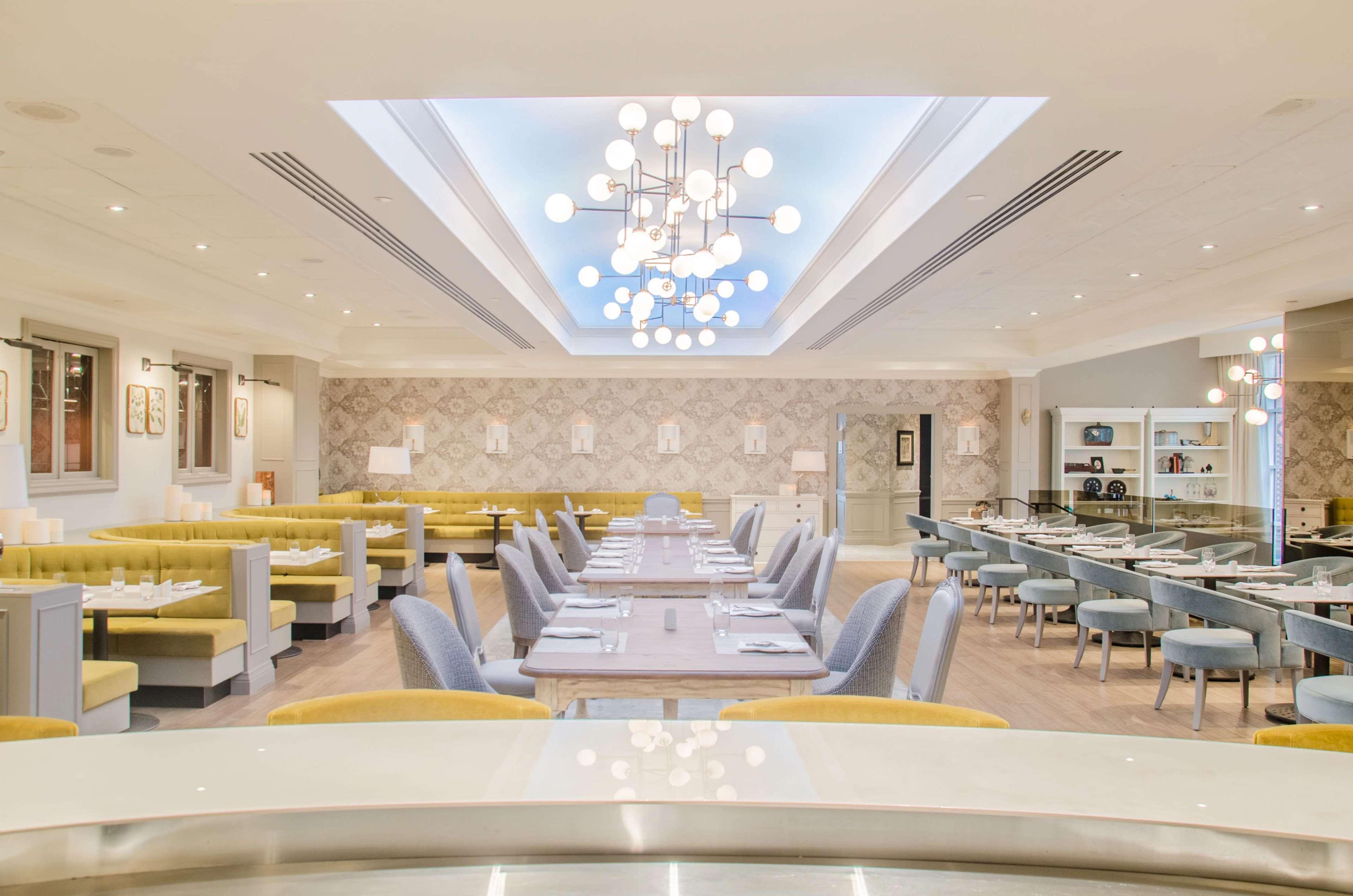 The Yorkville Royal Sonesta Hotel Торонто Екстериор снимка